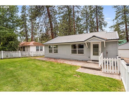 138722 Rhododendron St, Gilchrist, OR, 97737 | Card Image