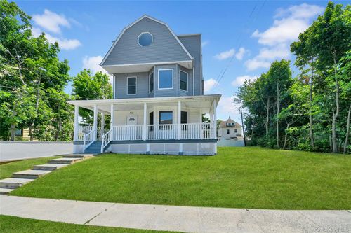 40 Amackassin Ter, Yonkers, NY, 10703-2214 | Card Image