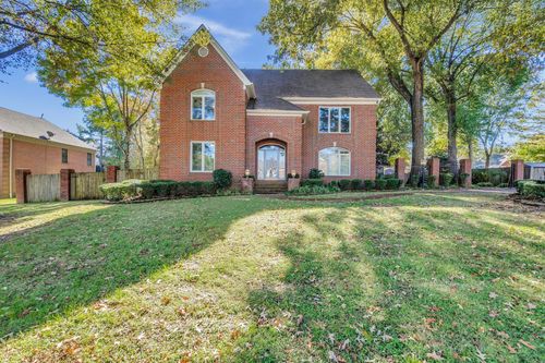 9469 Plantation Way Ln, Germantown, TN, 38139-5605 | Card Image