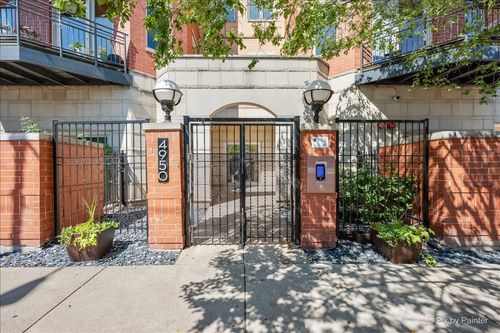 4l-4950 N Western Ave, Chicago, IL, 60625-8345 | Card Image