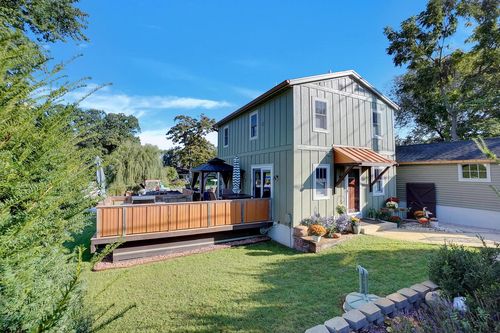 34118 Delafield Road, Summit, WI, 53066 | Card Image