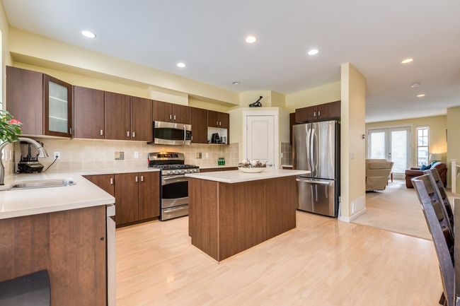 93 Fernway Drive, Home with 3 bedrooms, 2 bathrooms and 3 parking in Port Moody BC | Image 7