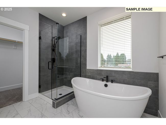 15209 Se Towers Ter, House other with 3 bedrooms, 3 bathrooms and 2 parking in Milwaukie OR | Image 17