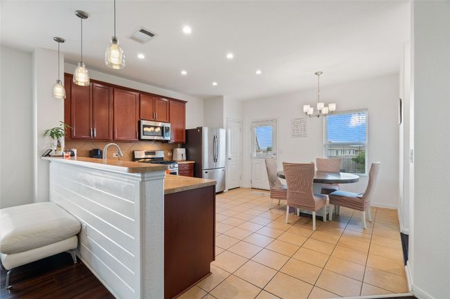 336 Waterloo Dr, House other with 3 bedrooms, 2 bathrooms and 4 parking in Kyle TX | Image 7