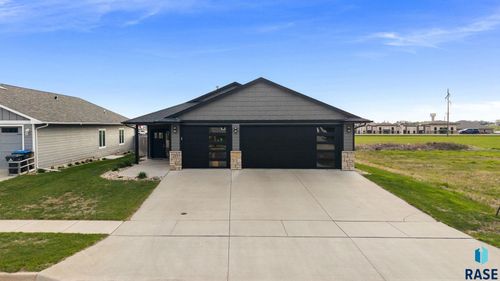 229 Devitt Dr Drive, Harrisburg, SD, 57032 | Card Image