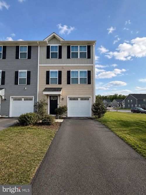 14 Snickers Ct, MARTINSBURG, WV, 25403-1694 | Card Image