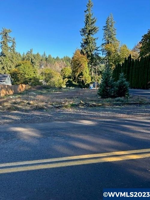 713 Nw 7th Pl, Mill City, OR, 97360 | Card Image