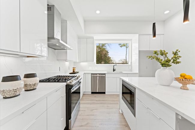 1841 Wycliffe Dr, House other with 3 bedrooms, 4 bathrooms and 2 parking in Houston TX | Image 9