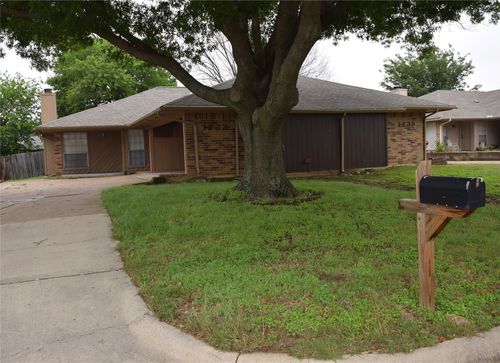 1233 Fairhaven Dr, Mansfield, TX, 76063-2952 | Card Image