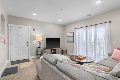 186 W Springview Dr, Saratoga Springs, UT, 84045-5103 | Card Image