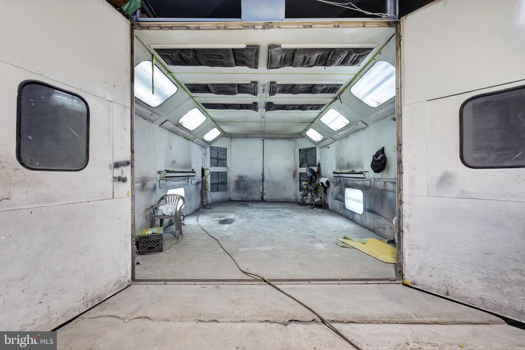 Commercial Sale in PHILADELPHIA 3
