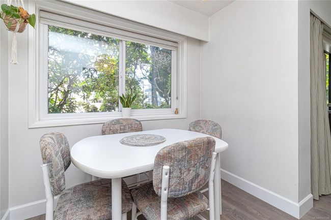 Eating area | Image 9