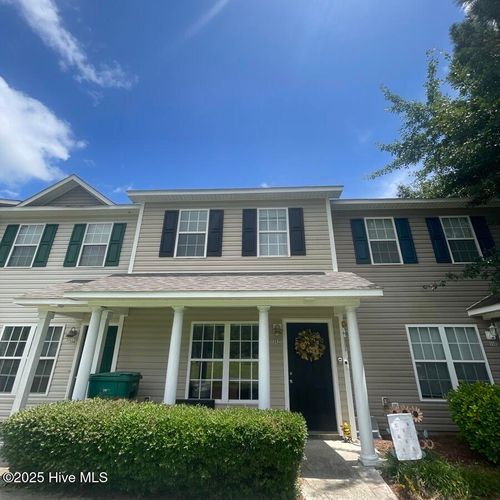 352 Hunting Green Dr, Jacksonville, NC, 28546-9129 | Card Image