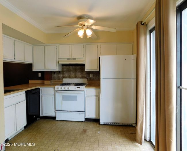 82 Sawmill Rd, Condo with 2 bedrooms, 2 bathrooms and null parking in Brick NJ | Image 6