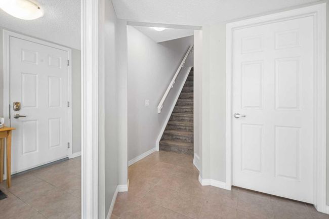 362 Windford Green Sw, Home with 2 bedrooms, 1 bathrooms and 2 parking in Airdrie AB | Image 5