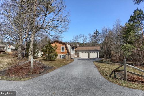 224 Tannenbaum Way, Palmyra, PA, 17078-8936 | Card Image