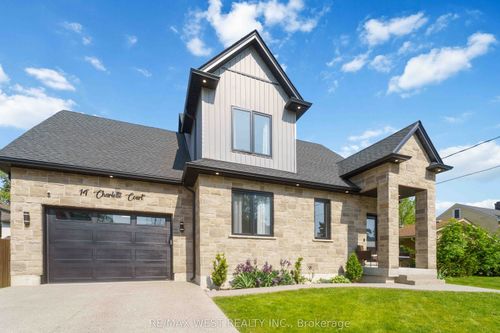 14 Charlotte Crt, Welland, ON, L3C1P5 | Card Image