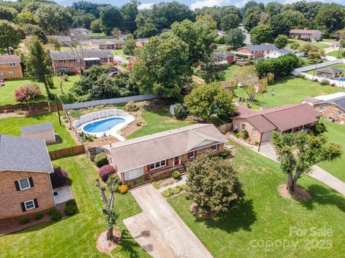 2425 Essen Ln, Gastonia, NC, 28054-2930 | Card Image