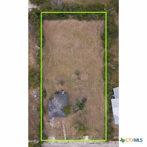 418 W Seideman St, Seguin, TX, 78155-2048 | Card Image