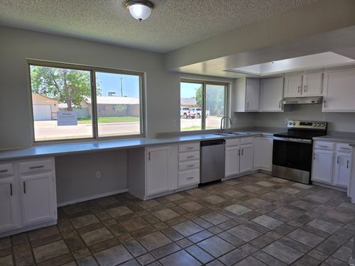 2102 Bullock Ave W, Artesia, NM, 88210 | Card Image