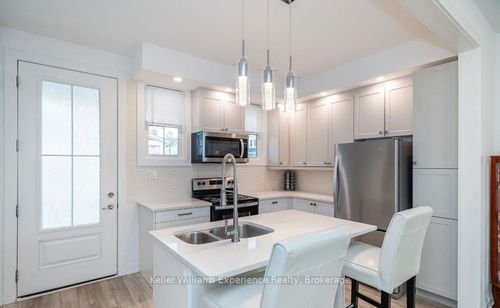 30 Samantha Lane, Midland, ON, L4R0H4 | Card Image