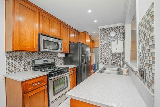 10712 Knott Ave, Condo with 2 bedrooms, 2 bathrooms and 2 parking in Stanton CA | Image 5