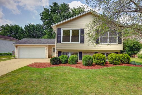 223 W Tanglewood Dr, Arlington Heights, IL, 60004-1901 | Card Image