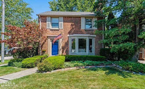 1930 Lochmoor Blvd, Grosse Pointe Woods, MI, 48236-1710 | Card Image