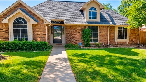 112 Wildwood Dr, DeSoto, TX, 75115-7504 | Card Image