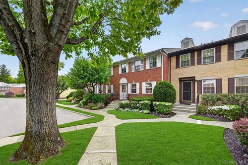426 Genesee Ct, Suffern, NY, 10901-4127 | Card Image