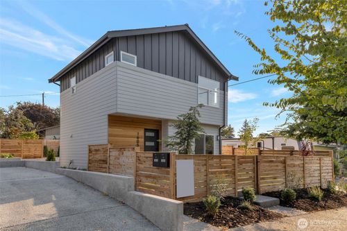 1605 Sw Kenyon St, Seattle, WA, 98106 | Card Image