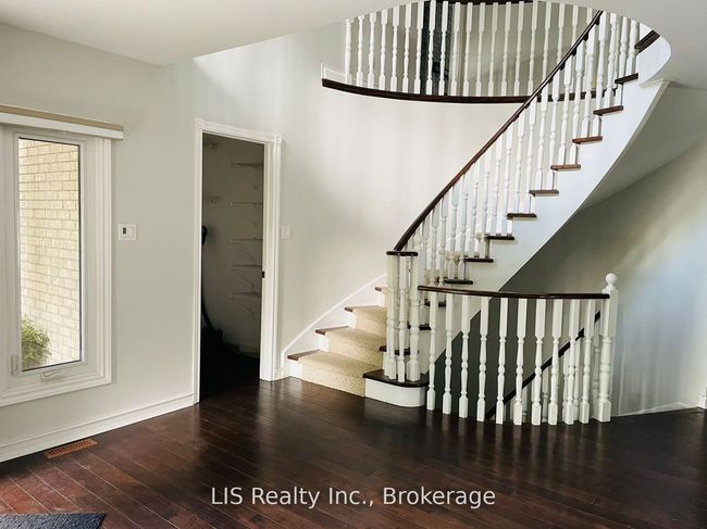 109 Treegrove Cir, House other with 5 bedrooms, 6 bathrooms and 5 parking in Aurora ON | Image 16