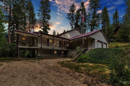 9 Twilight Dr, Garden Valley, ID, 83622-5271 | Card Image