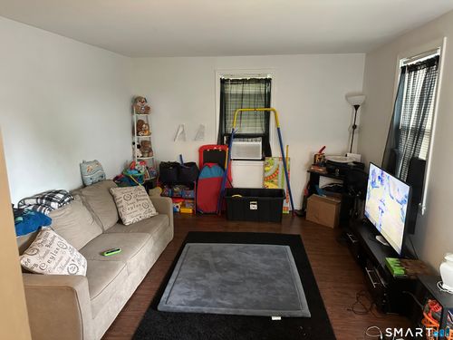 125 Alexander Dr, Bridgeport, CT, 06606-4902 | Card Image