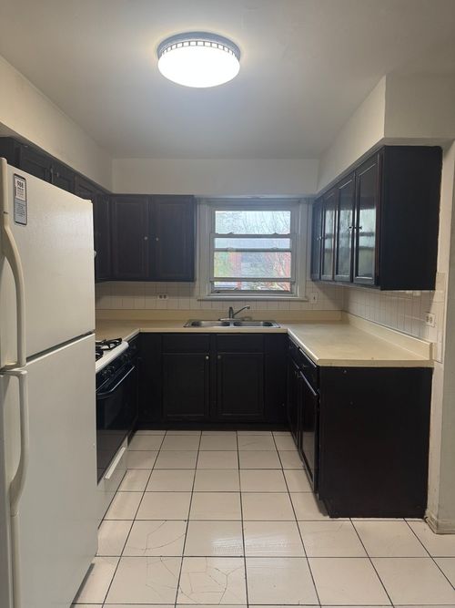 apt-2e-8300 S Vernon Ave, Chicago, IL, 60619-5755 | Card Image