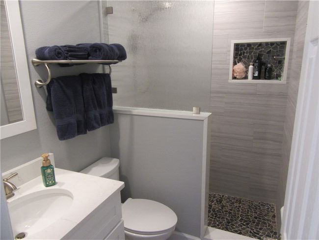 APT-201 - 105 Spring Lake Ct, House attached with 2 bedrooms, 2 bathrooms and null parking in Vero Beach FL | Image 16