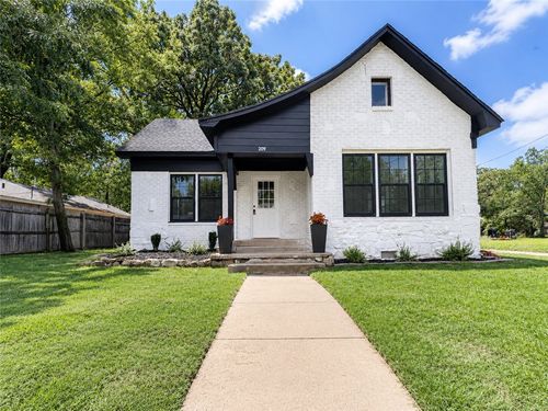 209 W K Street, Russellville, AR, 72801 | Card Image