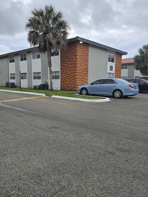 202-2-1201 Sw 52nd Ave, North Lauderdale, FL, 33068-4600 | Card Image