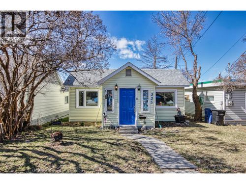 225 16 Avenue S, Cranbrook, BC, V1C2Z5 | Card Image