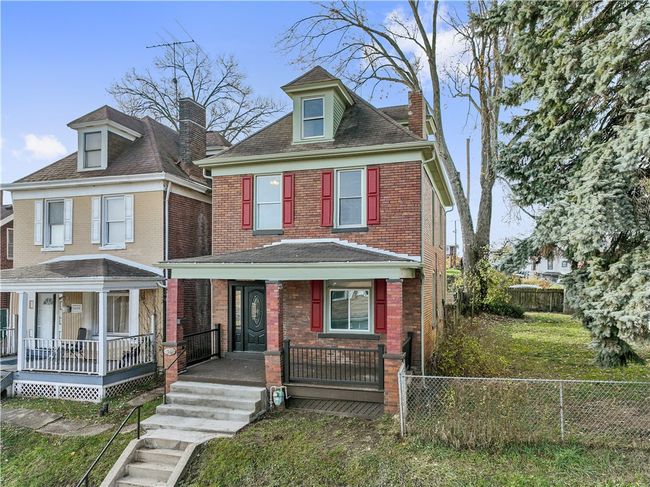 1565 Cumberland St, House other with 4 bedrooms, 2 bathrooms and 2 parking in Crafton PA | Image 4