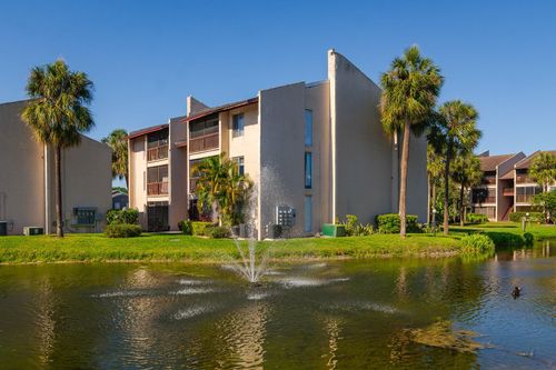 93-8602 Champlain Ct, TAMPA, FL, 33614-2093 | Card Image