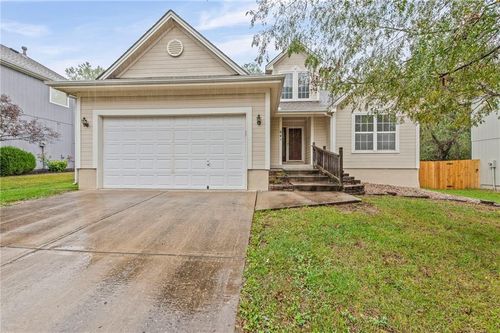 641 S Kisner Dr, Independence, MO, 64056-3071 | Card Image