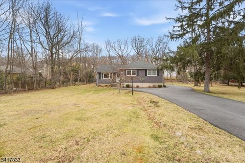 666 Park Rd, Morris Plains, NJ, 07950-2836 | Card Image