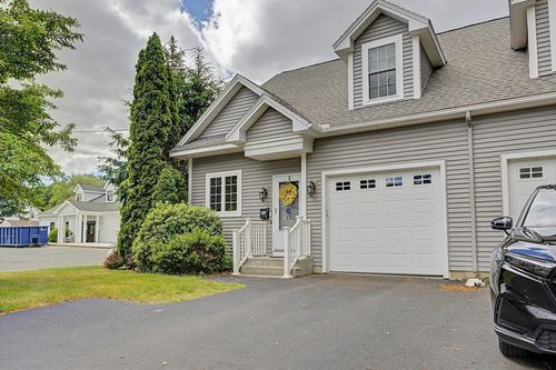 102-102 Lyman St, South Hadley, MA, 01075-1927 | Card Image