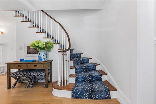 25 Kanes Ln, Halesite, NY, 11743-1118 | Card Image