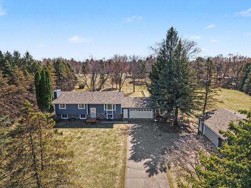471 Mc Cutcheon Rd, HUDSON, WI, 54016-7558 | Card Image