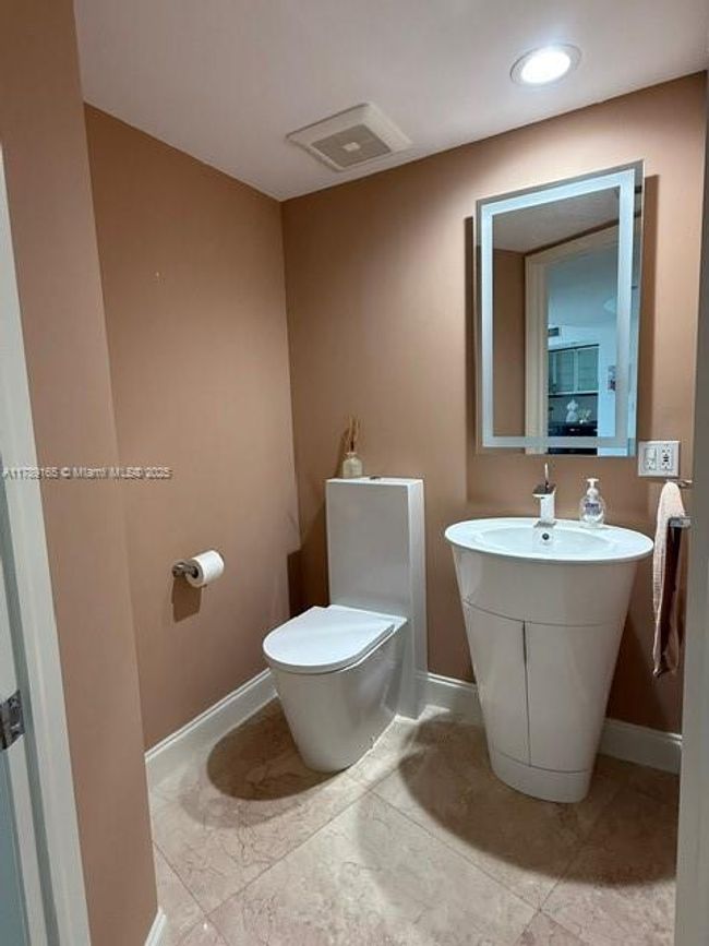 APT-2804 - 18911 Collins Ave, Condo with 2 bedrooms, 3 bathrooms and null parking in Sunny Isles Beach FL | Image 38