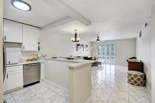 apt-218-253 S Cypress Rd, Pompano Beach, FL, 33060-7026 | Card Image