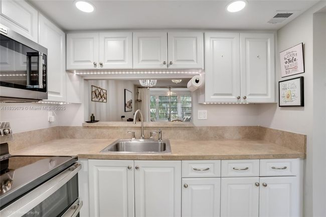 APT-214 - 9201 Lime Bay Blvd, Condo with 1 bedrooms, 1 bathrooms and null parking in Tamarac FL | Image 6