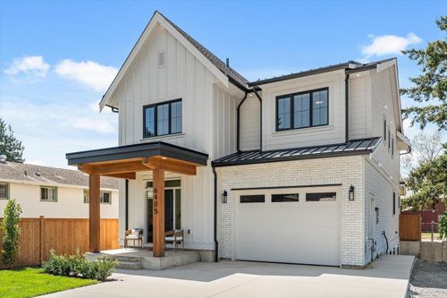 6405 Silverthorne Rd, House with 6 bedrooms, 4 bathrooms and null parking in Chilliwack BC | Card Image
